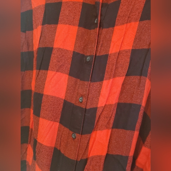 Button down top🍒 - Picture 5 of 11